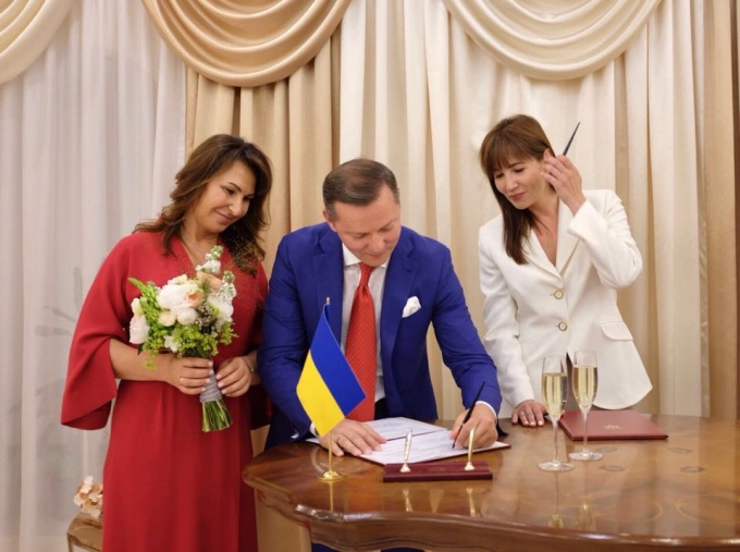 Известный украинский депутат женился: появились первые свадебные фото (1)