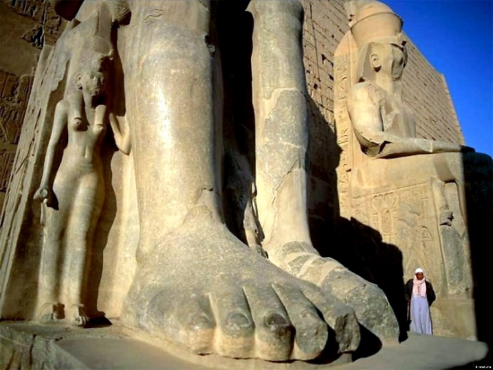 Луксор, статуя Рамзеса II
