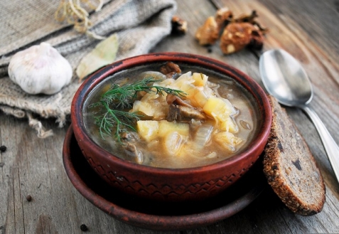 Грибные щи с квашеной капустой Грибные щи с квашеной капустой