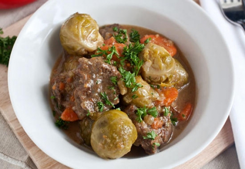 Рецепт - Тушеная говядина с брюссельской капустой