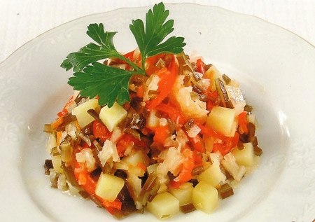 Рецепт - Салат с картошкой и квашеной капустой