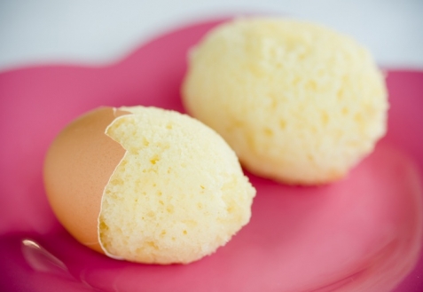 Рецепт на Пасху: Кекс в яйце (видео)