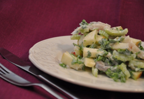 Рецепт - Селедочный салат с сельдереем и яблоком