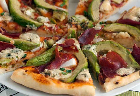 Рецепт - Пицца с авокадо