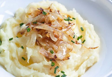 Рецепт - Картофельное пюре с жареным луком