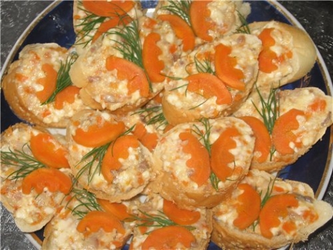 Бутерброды с сельдью и морковью - рецепт