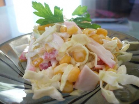 Салат из крабовых палочек с капустой - рецепт