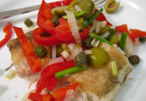 Жареная рыба с салатной заправкой