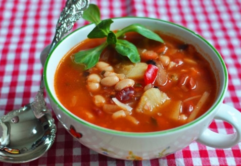 Фасолада - греческий фасолевый суп