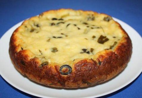 Сырный пирог с маслинами